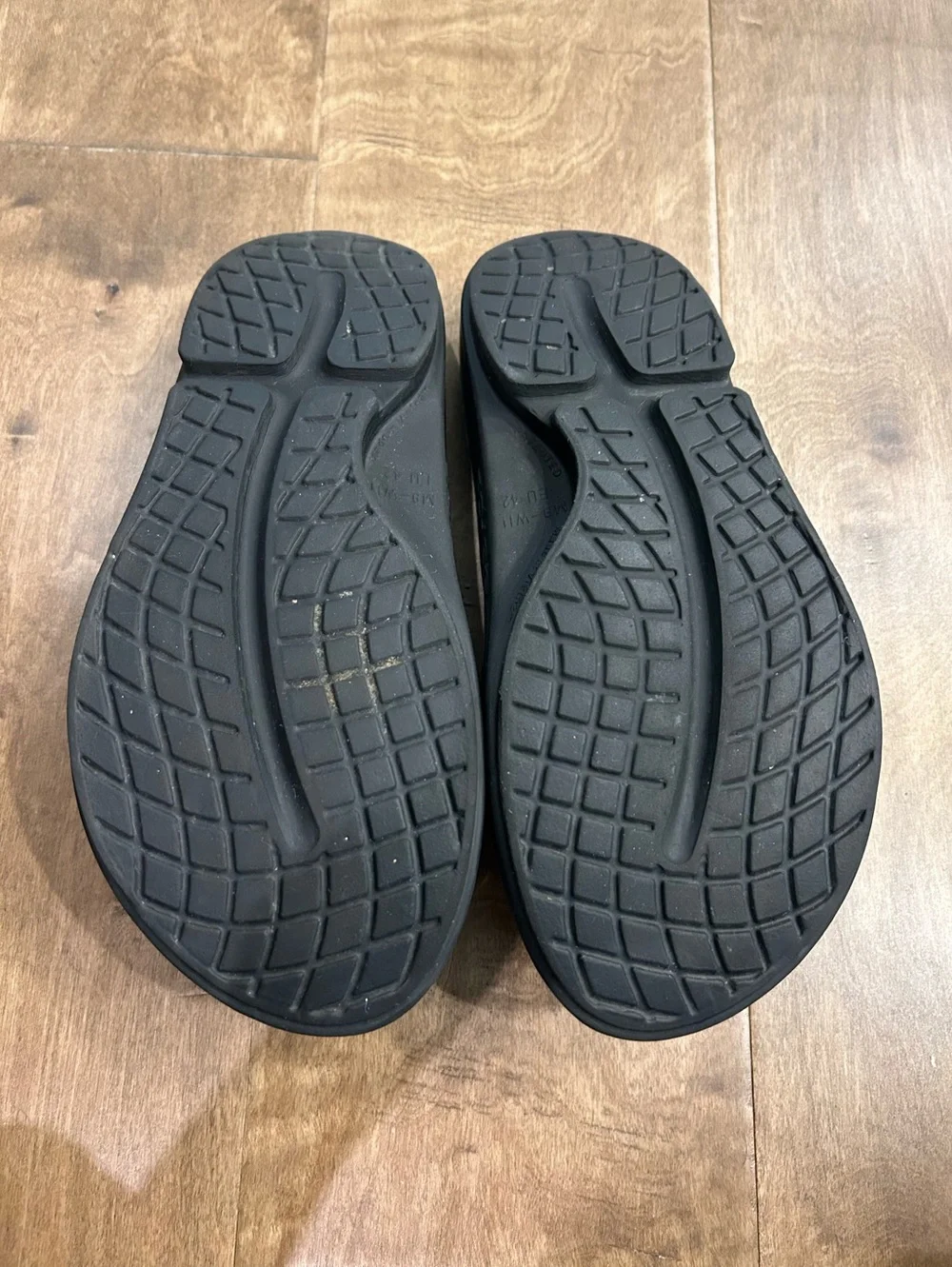 Oofos original recovery sandals flip flops cushion comfort shoes 9M 11W read